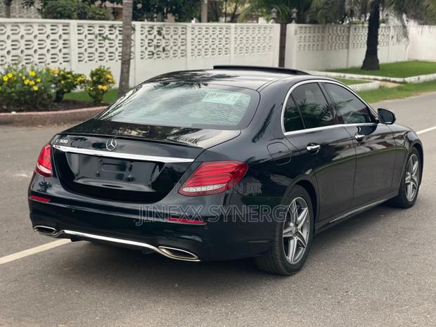 Mercedes-Benz E300 4Matic AWD Sedan (2.0L 4cyl 9A) 2017 Black