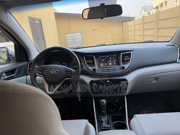 Hyundai Tucson SEL AWD 2018 Silver