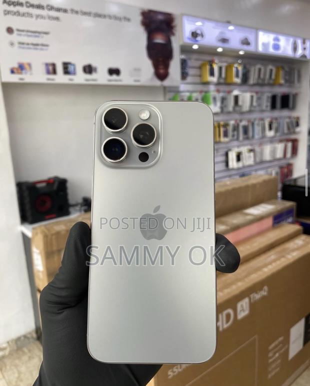 Apple iPhone 15 Pro Max 256 GB Silver photo 2