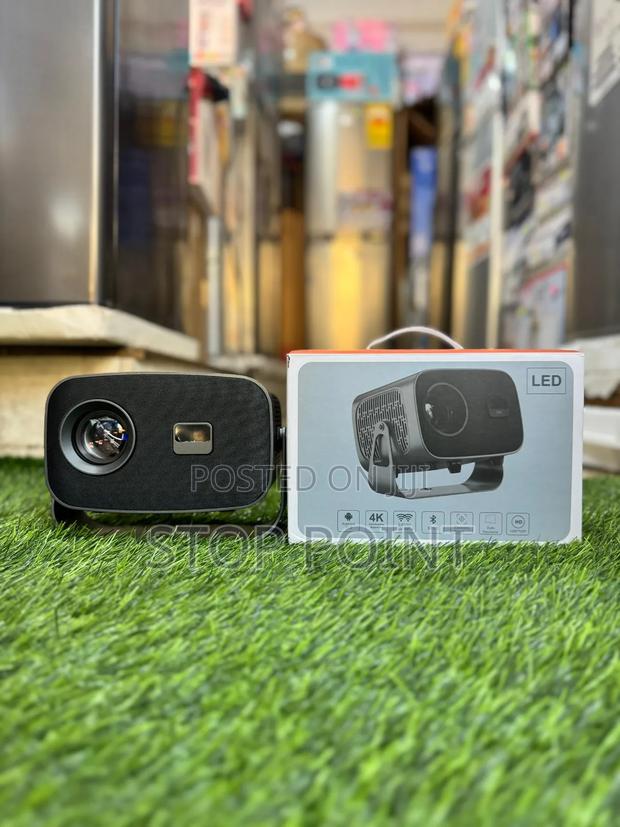 Portable Smart Android Projector photo 2