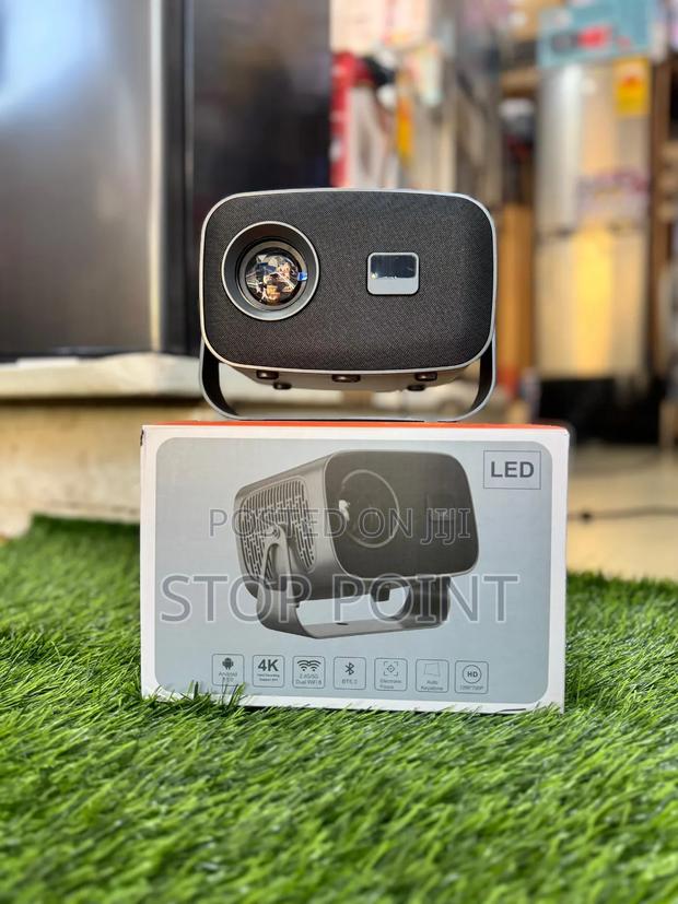 Portable Smart Android Projector photo 3