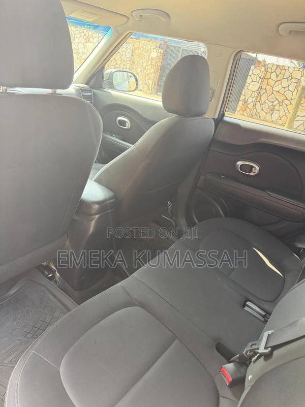 Kia Soul Base Hatchback 2017 Black photo 5