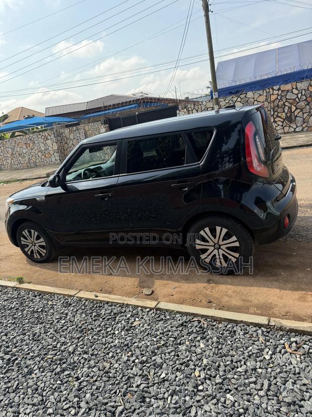 Kia Soul Base Hatchback 2017 Black photo 2