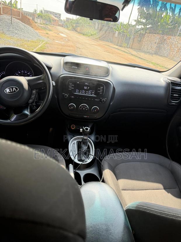 Kia Soul Base Hatchback 2017 Black photo 6
