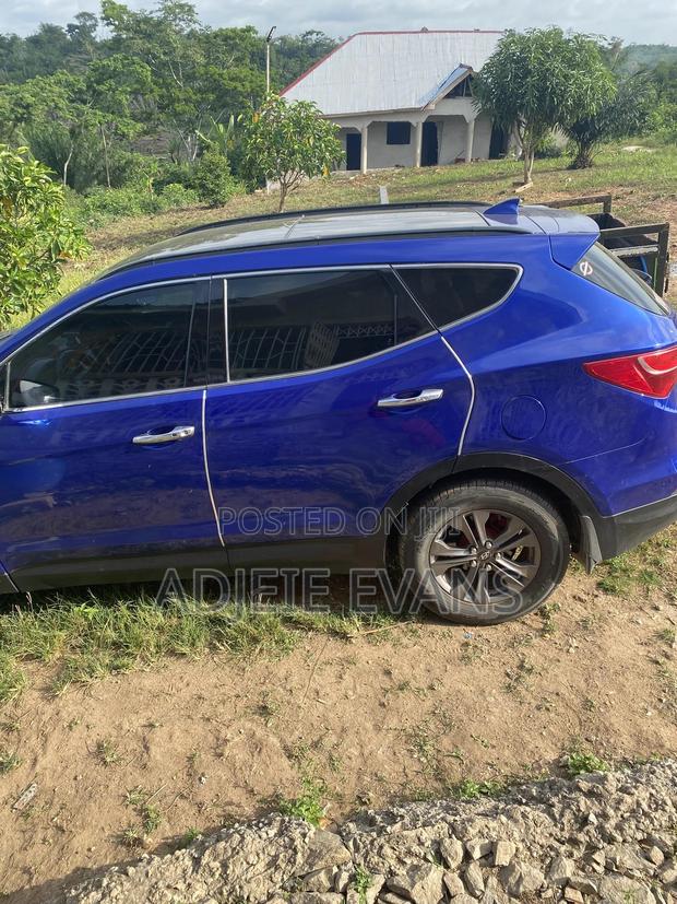 Hyundai Santa Fe Limited 4dr SUV AWD (3.3L 6cyl 6A) 2015 Blue photo 6