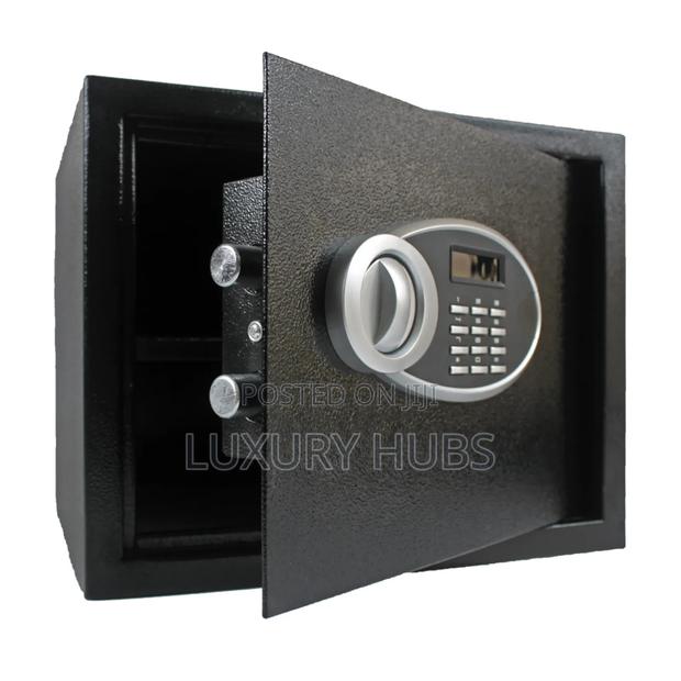 Key/Digital Combination Safe Box photo 3