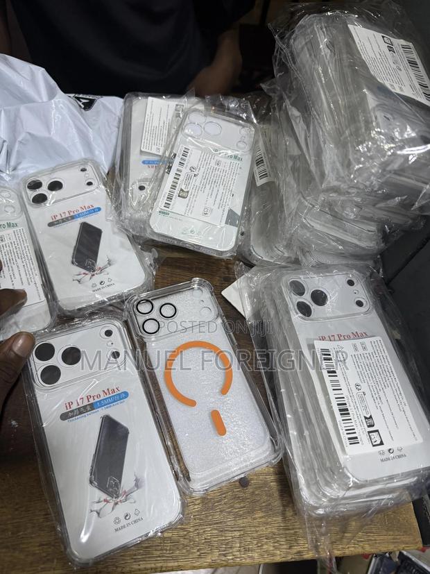 17 Pro Max Transparent Cover · Photo 3