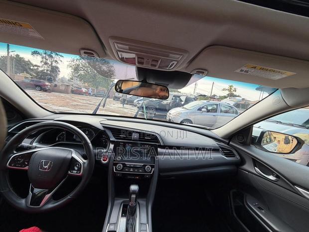 Honda Civic EX Sedan 2020 White photo 2