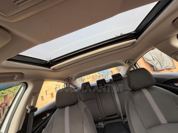 Honda Civic EX Sedan 2020 White photo 3
