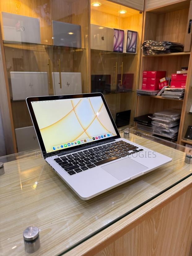 New Laptop Apple MacBook Pro 2015 8GB Intel Core i5 SSD 500GB
