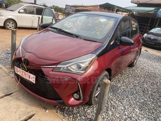 Toyota Yaris 2018 Brown