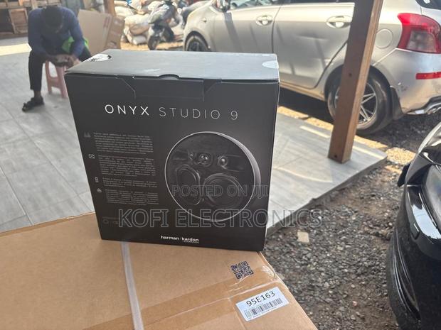 Harman Kardon Onyx Studio 9 Crystal-Clear Output · Photo 2