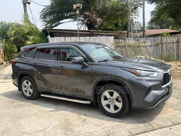 Toyota Highlander LE AWD 2020 Gray