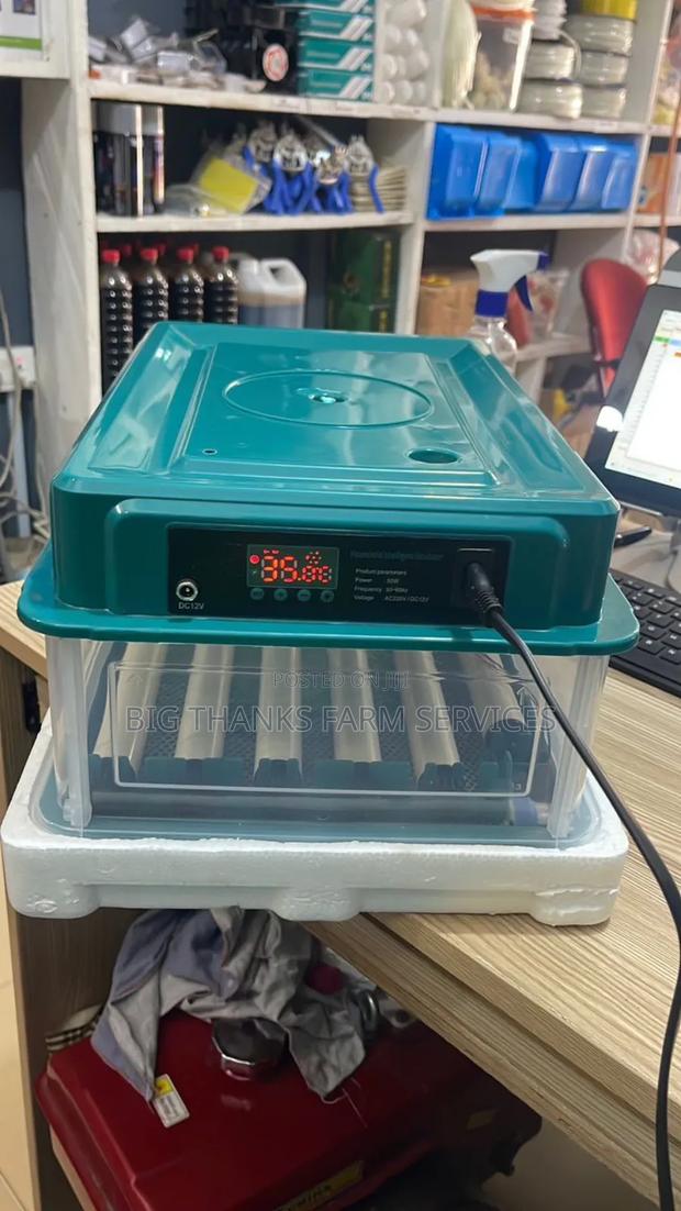 30 Capacity Incubator,Dual Power · Photo 2