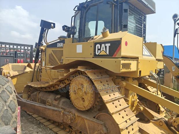 Used Caterpillar D6r2 Bulldozer - Heavy Duty - Selling as Is photo 3