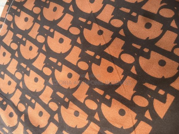 4 Pillowcases With Kings Bedsheets Available photo 2