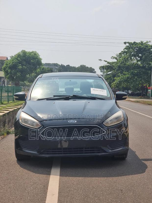 Ford Focus SE 4dr Sedan (2.0L 4cyl 5M) 2015 Black