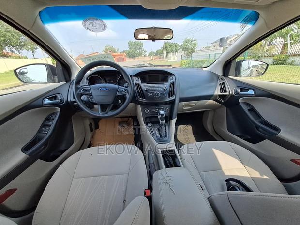 Ford Focus SE 4dr Sedan (2.0L 4cyl 5M) 2015 Black