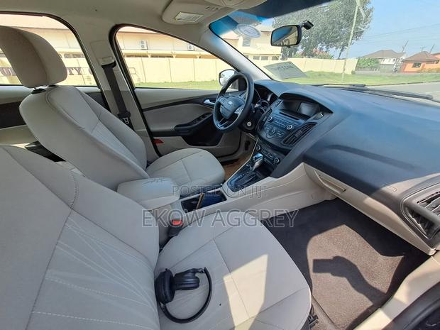 Ford Focus SE 4dr Sedan (2.0L 4cyl 5M) 2015 Black