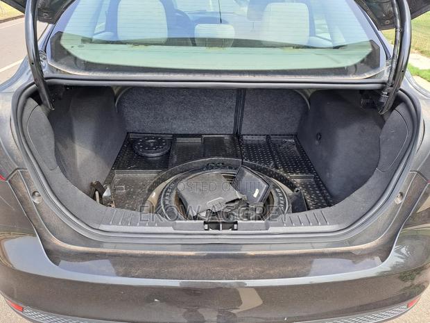 Ford Focus SE 4dr Sedan (2.0L 4cyl 5M) 2015 Black