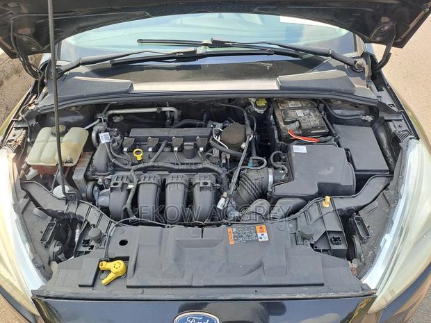 Ford Focus SE 4dr Sedan (2.0L 4cyl 5M) 2015 Black