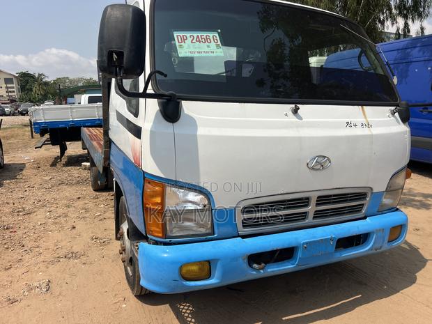 Hyundai Mighty Tow Truck (Flatbed / Recovery Truck)