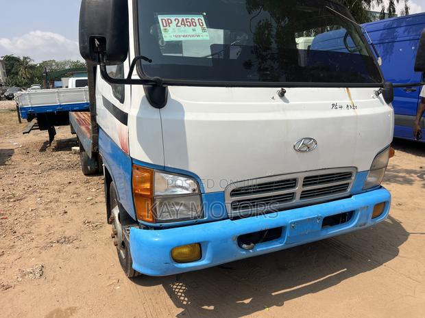Hyundai Mighty Tow Truck (Flatbed / Recovery Truck)