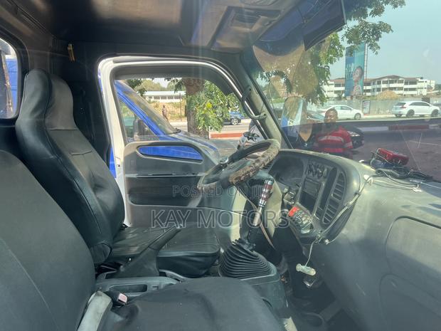 Hyundai Mighty Tow Truck (Flatbed / Recovery Truck)