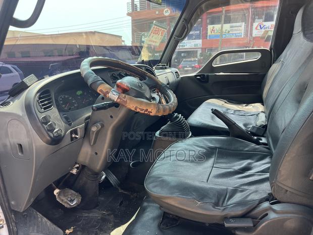 Hyundai Mighty Tow Truck (Flatbed / Recovery Truck)