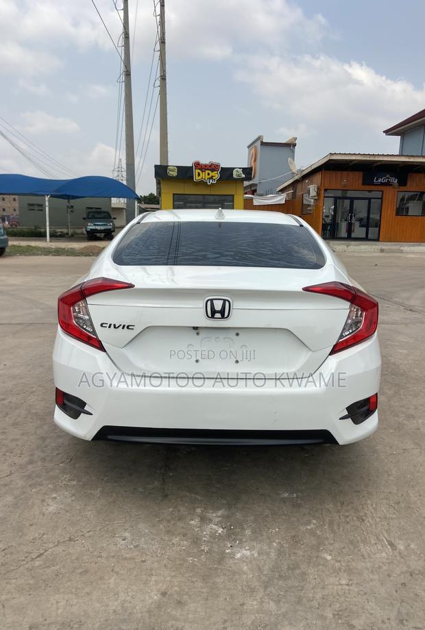 Honda Civic EX Sedan 2018 White