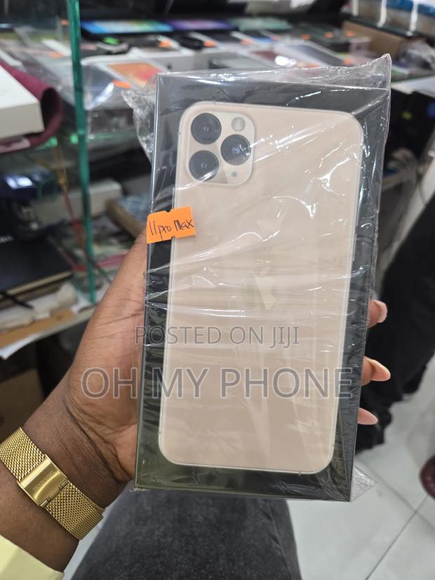 Apple iPhone 11 Pro Max 64 GB Gold photo 2
