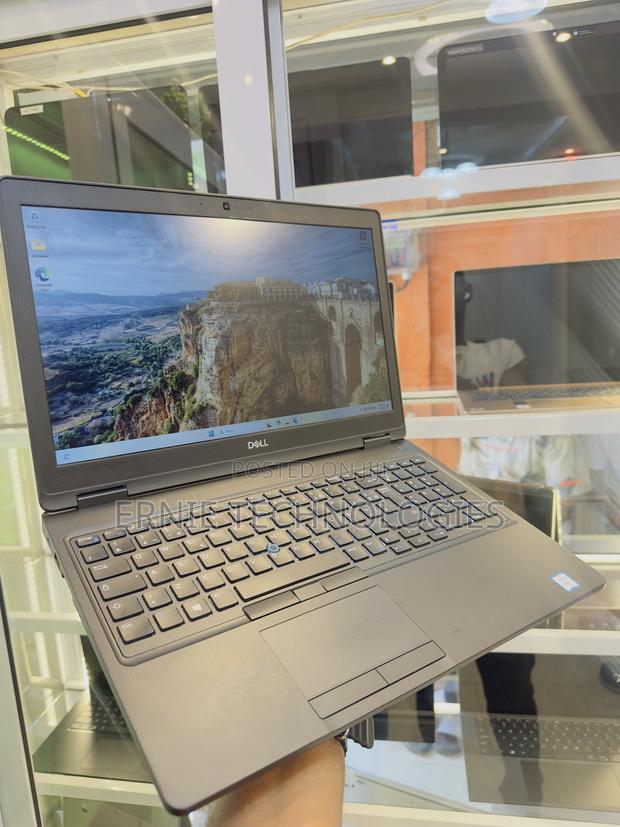 Laptop Dell Latitude 5590 8GB Intel Core i7 SSD 256GB photo 3