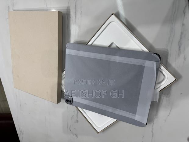 New Apple iPad Pro 13 (2025) 256 GB Gray