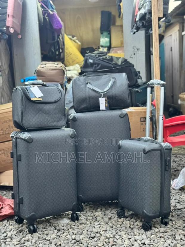 Five in One Luxury Luggage Large Medium and Small a Duffle, Cosmetic