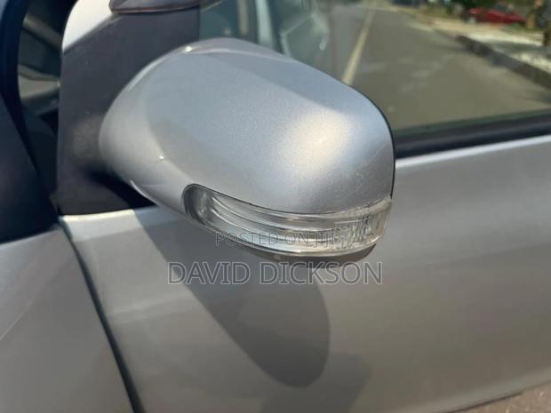 Toyota Belta 2011 Silver