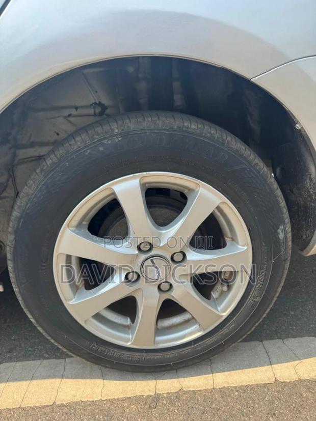 Toyota Belta 2011 Silver