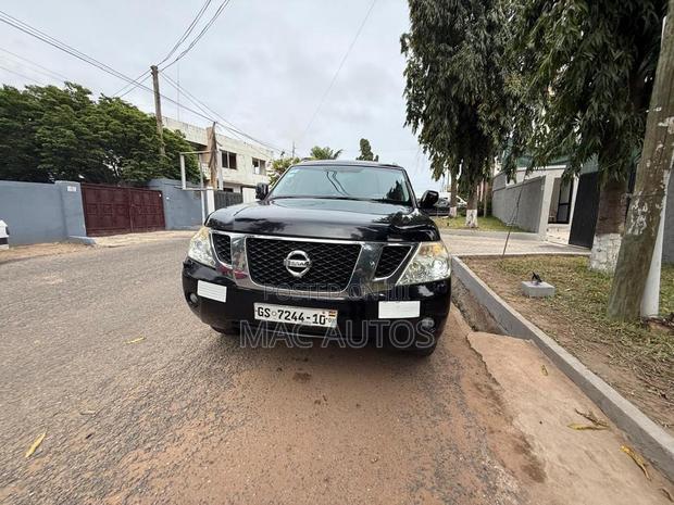 Nissan Patrol 5.6 2010 Black