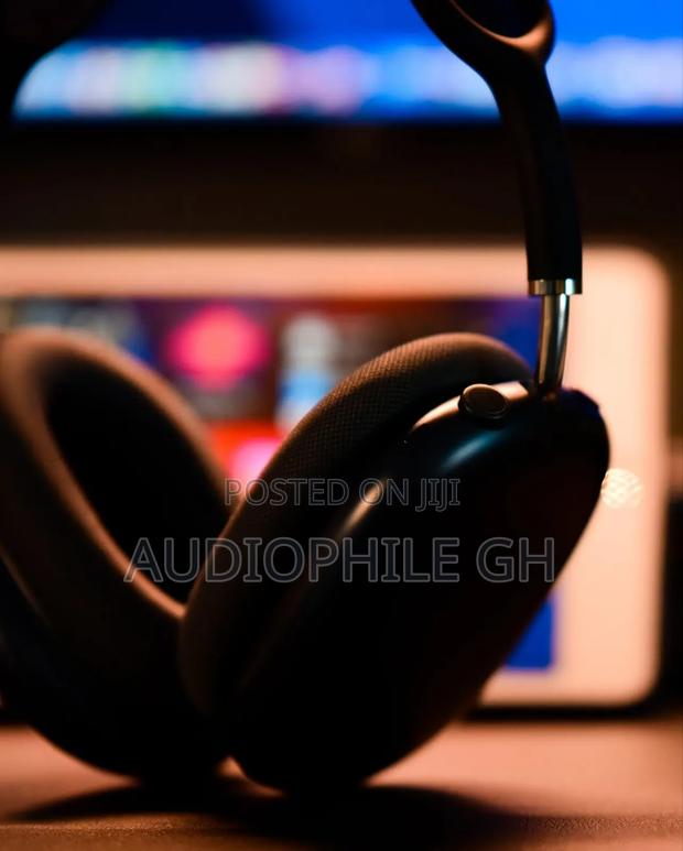 Apple Airpods Max Gen 2 Headphones ( New but Not in Box )