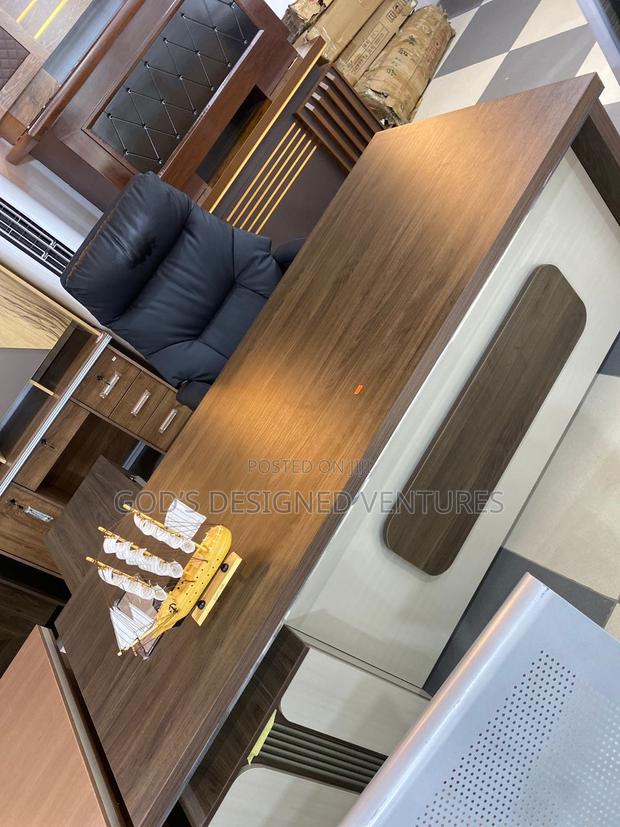 Classic and Authentic 1.6m Executive Office Table · Photo 4