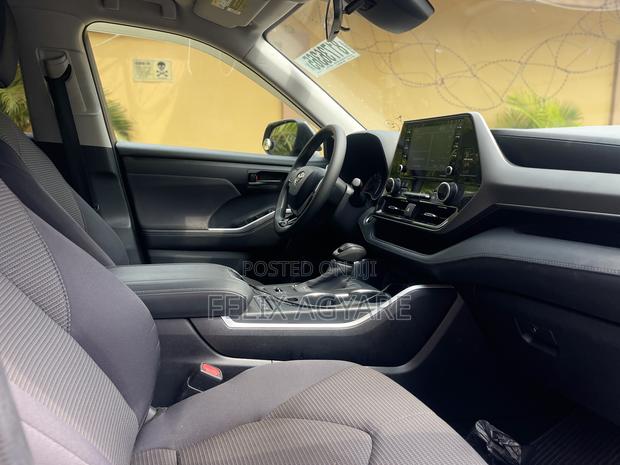 Toyota Highlander LE AWD 2020 Gray