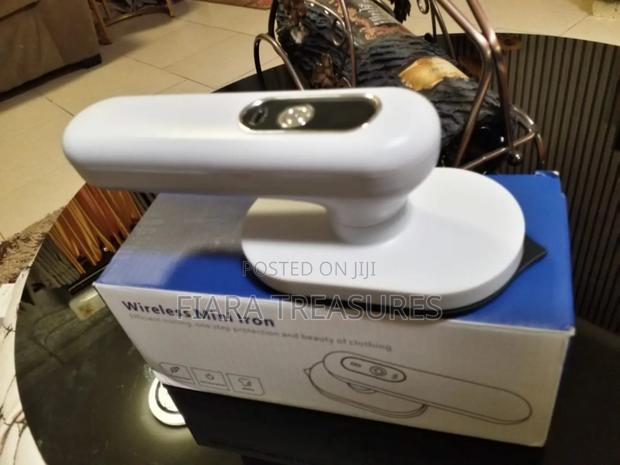 Rechargeable Mini Iron photo 2