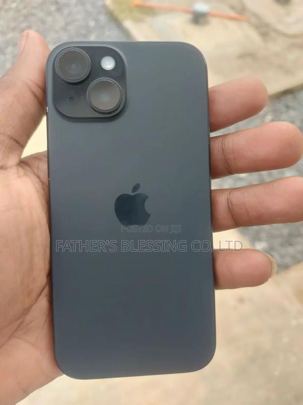 Apple iPhone 15 128 GB Black photo 2