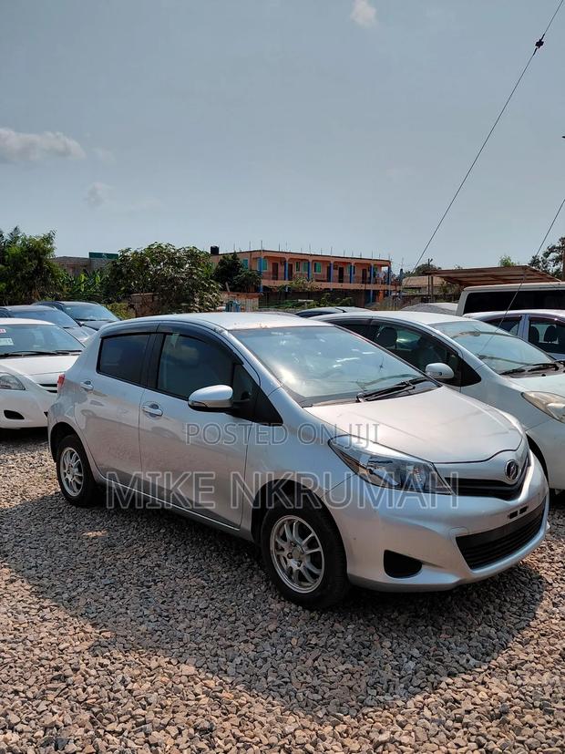 Toyota Vitz 2013 Gray