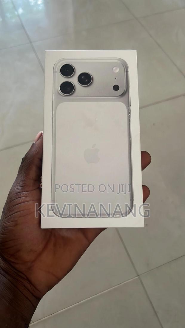 New Apple iPhone 17 Pro Max 256 GB Silver
