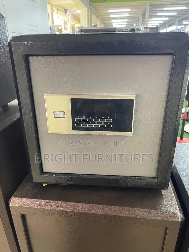 Money Safe · Photo 2