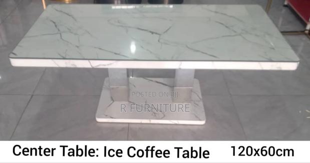Center Table With Ice Decorative