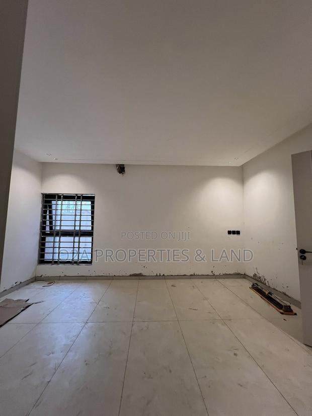 3bdrm Bungalow in East Legon Hills for sale photo 4