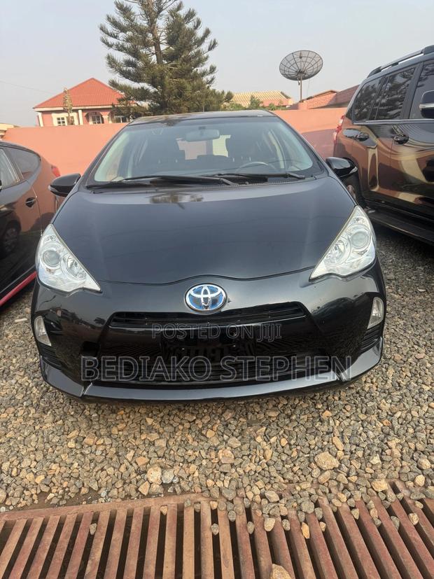 Toyota Aqua 2014 Black