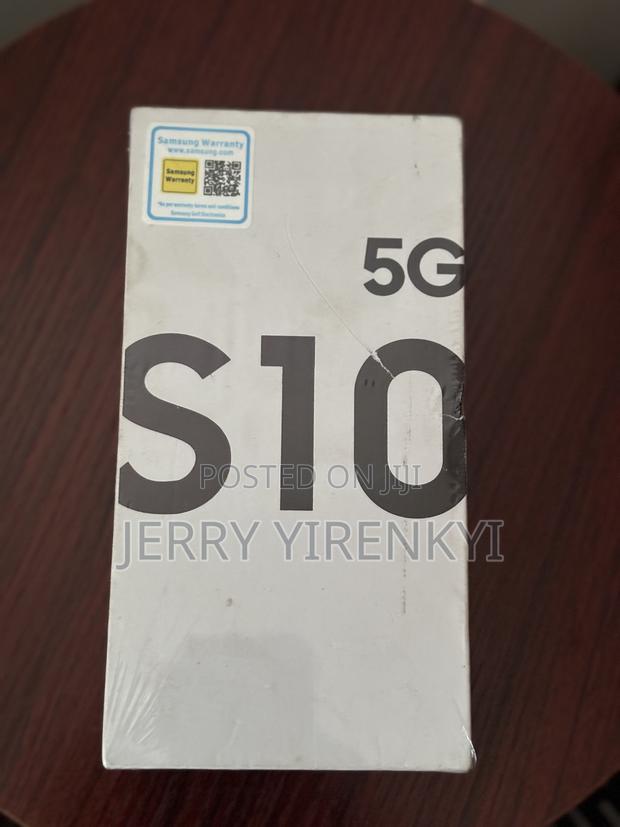 New Samsung Galaxy S10 5G 256 GB Black photo 2