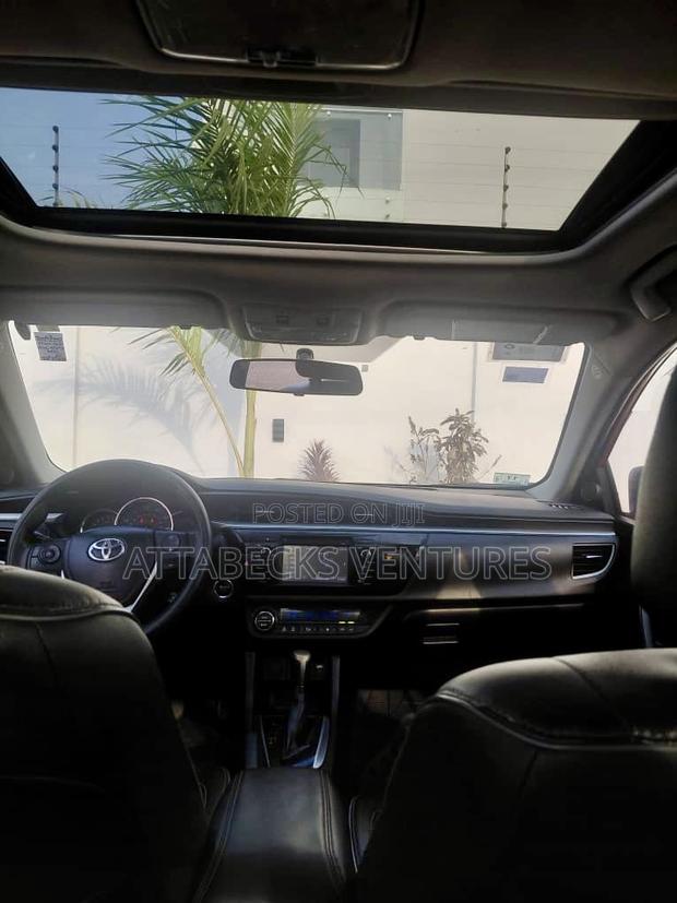 Toyota Corolla LE 4dr Sedan (1.8L 4cyl CVT) 2016 Red